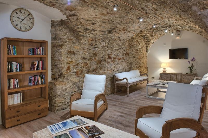 هتل El Petit Convent