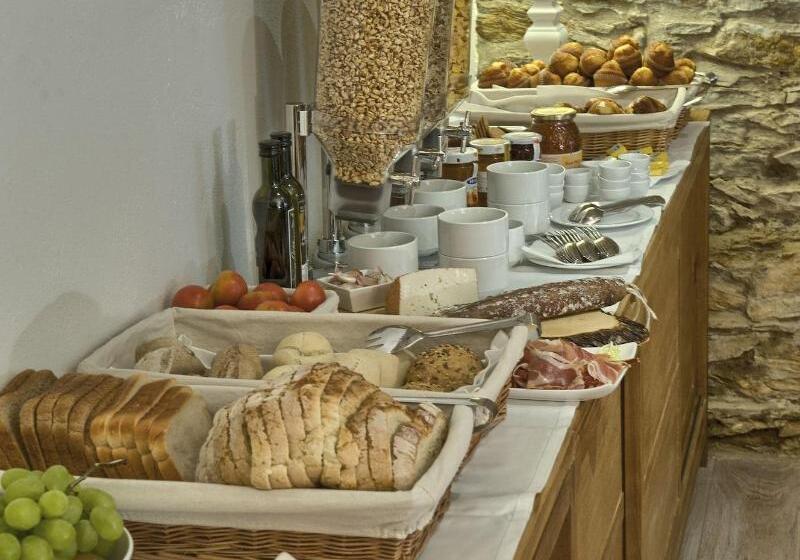 هتل El Petit Convent