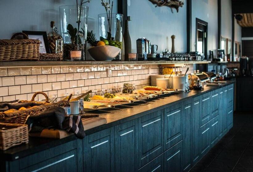 فندق Eriks Villa