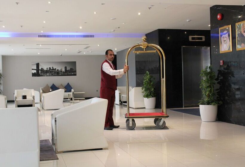 Отель Golden Tulip Al Khobar Suites