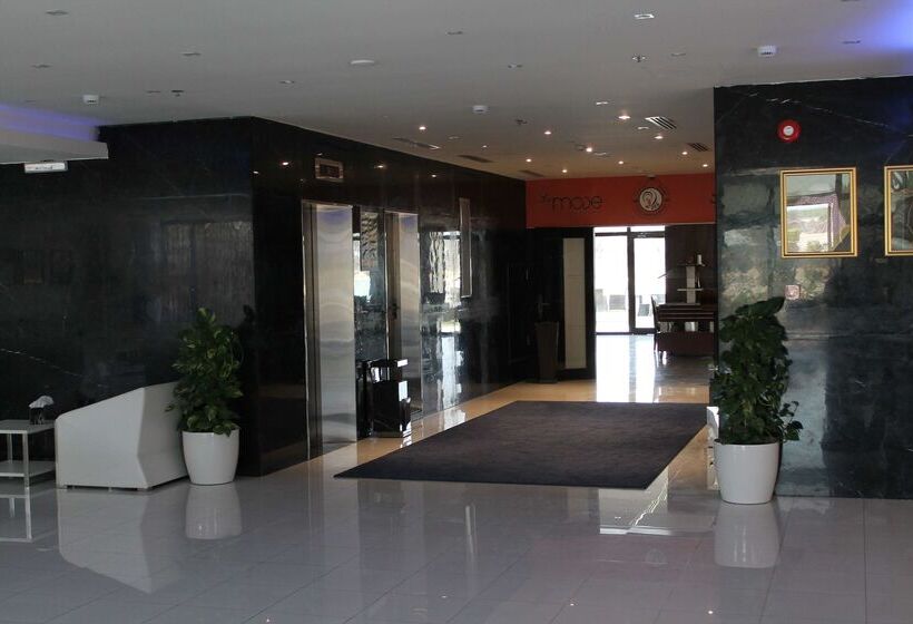 Отель Golden Tulip Al Khobar Suites