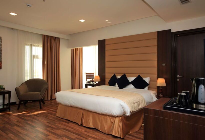 Отель Golden Tulip Al Khobar Suites