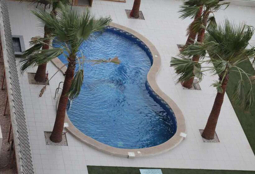 Отель Golden Tulip Al Khobar Suites