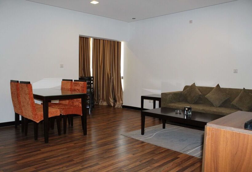 Отель Golden Tulip Al Khobar Suites