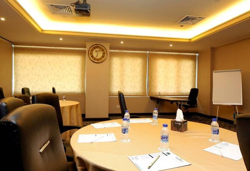 Отель Golden Tulip Al Khobar Suites