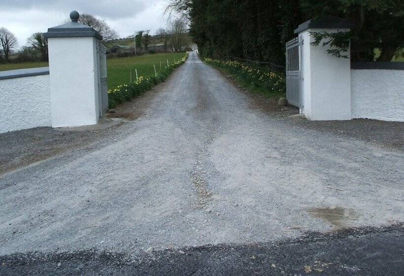 Отель Grove Farm House B&b