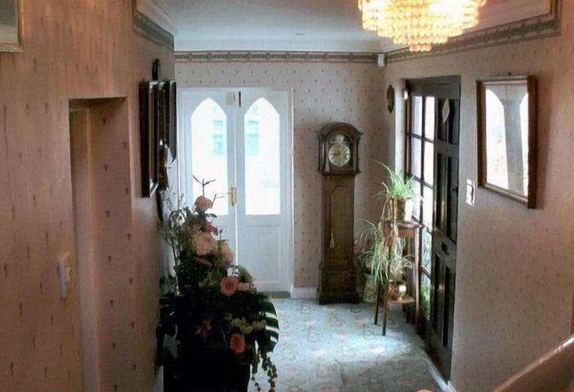 Отель Grove Farm House B&b