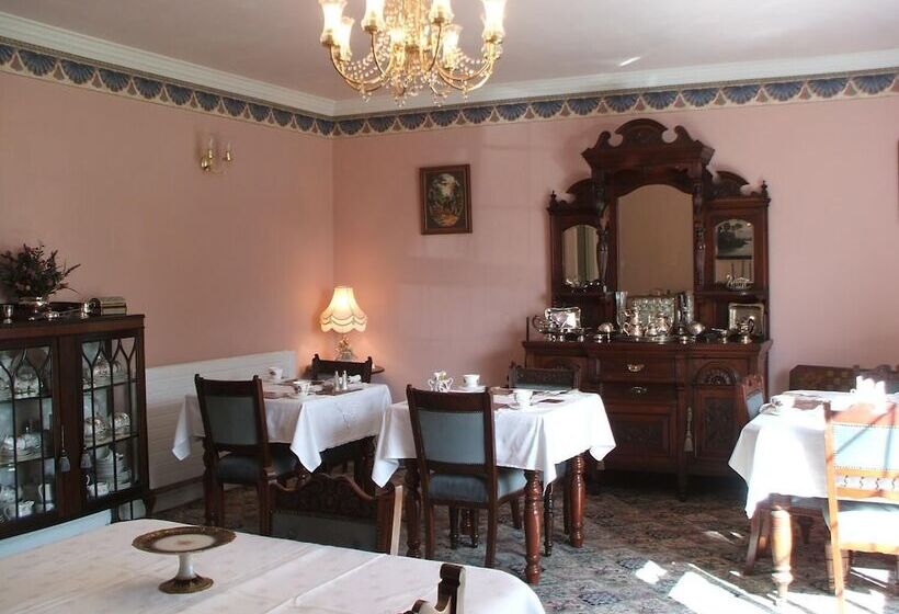 Отель Grove Farm House B&b