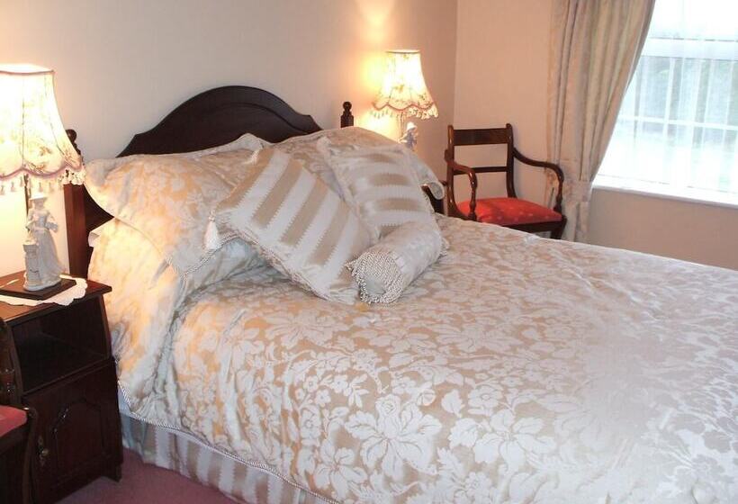 Отель Grove Farm House B&b