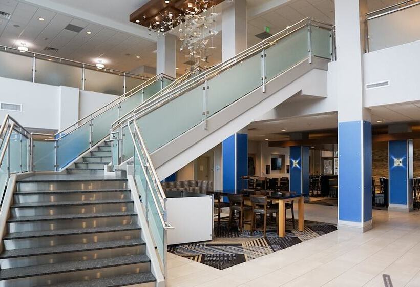 酒店 Holiday Inn Express & Suites   Aurora Medical Campus, An Ihg