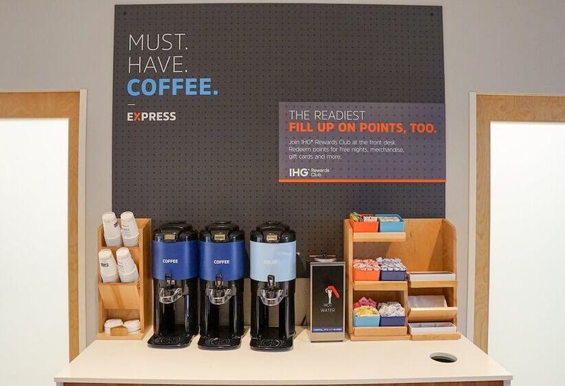 酒店 Holiday Inn Express & Suites   Aurora Medical Campus, An Ihg