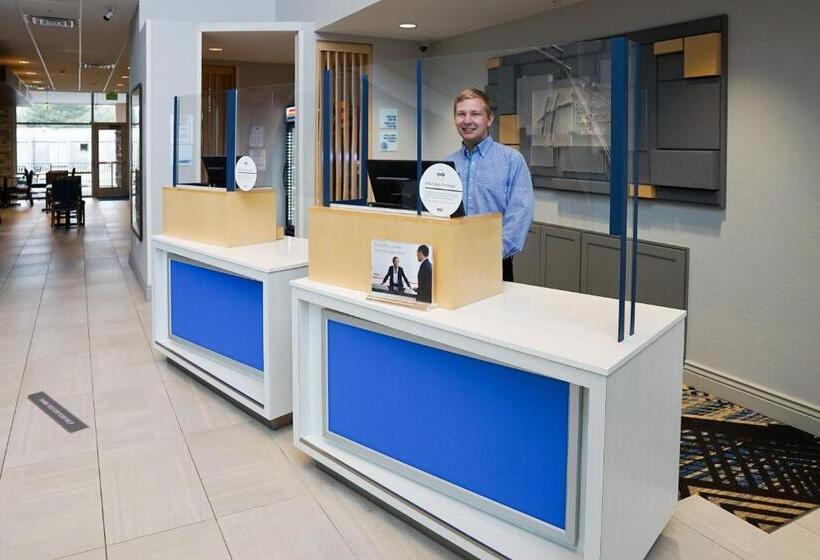 酒店 Holiday Inn Express & Suites   Aurora Medical Campus, An Ihg