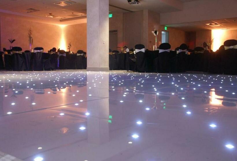 酒店 Holiday Inn Express & Suites   Aurora Medical Campus, An Ihg