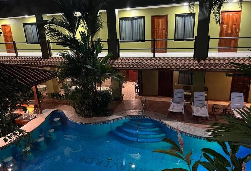 فندق Iguana Verde