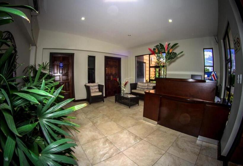 فندق Iguana Verde