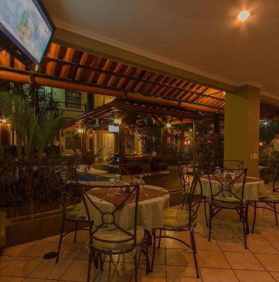 فندق Iguana Verde