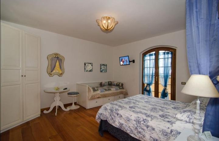 Отель La Casa Gialla