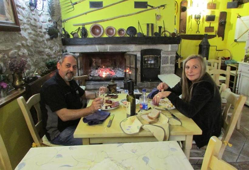 בית מלון כפרי La Posada De Villalangua