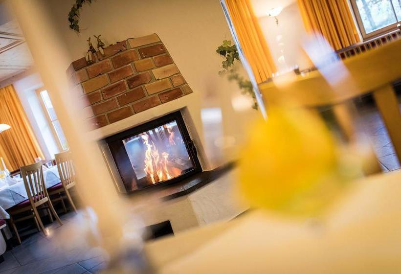 בית מלון כפרי Landgasthof Lärchenwald