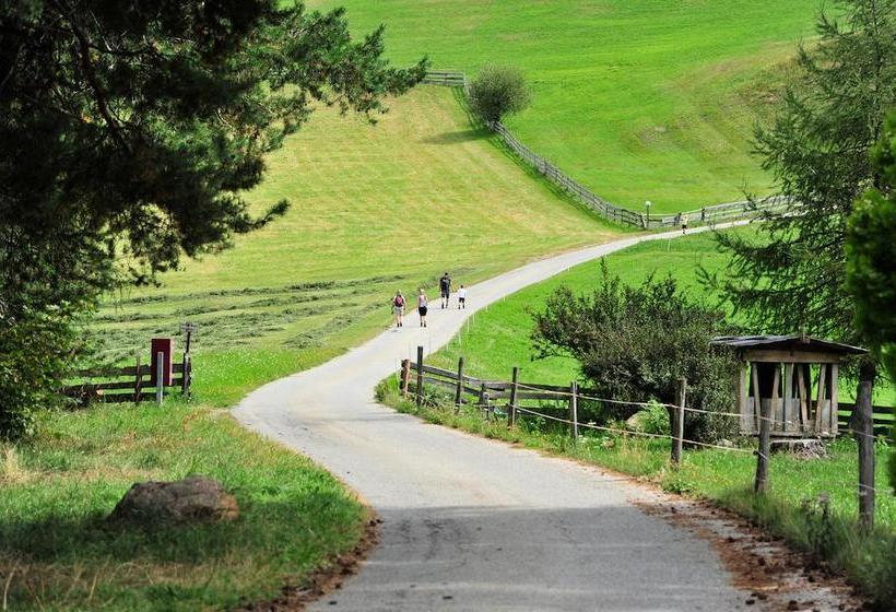בית מלון כפרי Landgasthof Lärchenwald