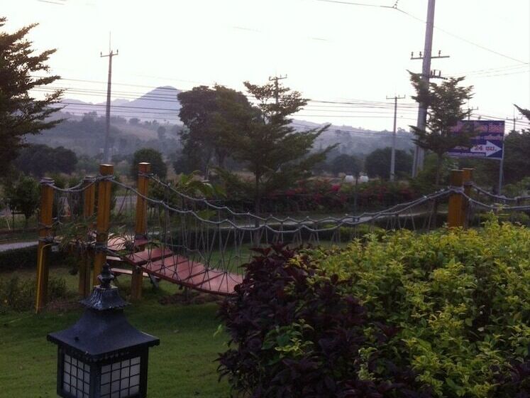 酒店 Mai Ngern Mai Thong Resort