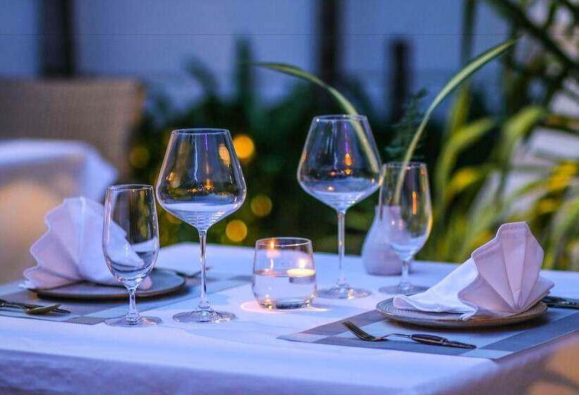 Отель Mane La Résidence