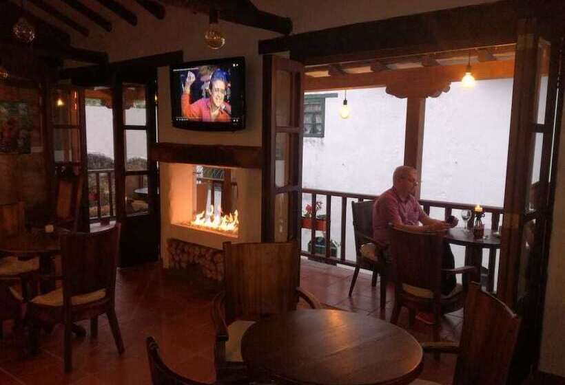 هتل Mesón De Los Virreyes