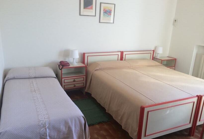 בית מלון כפרי Miura