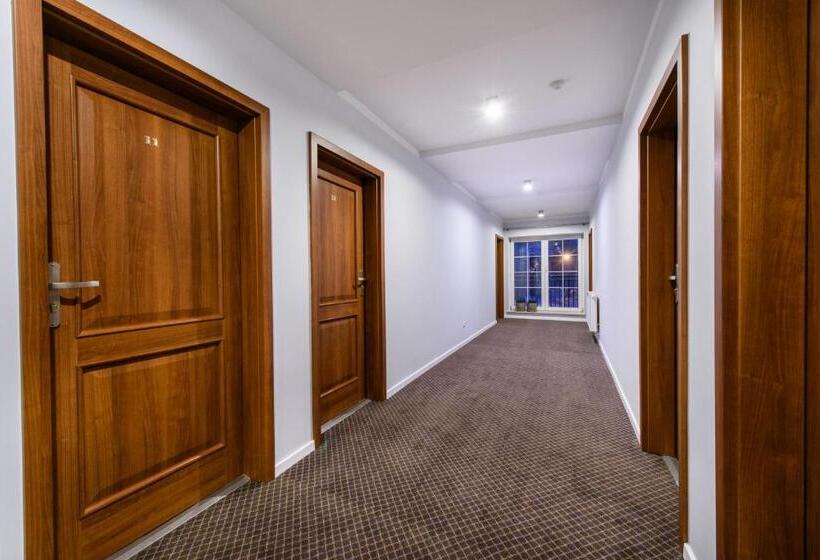 בית מלון כפרי Nowy Dwór