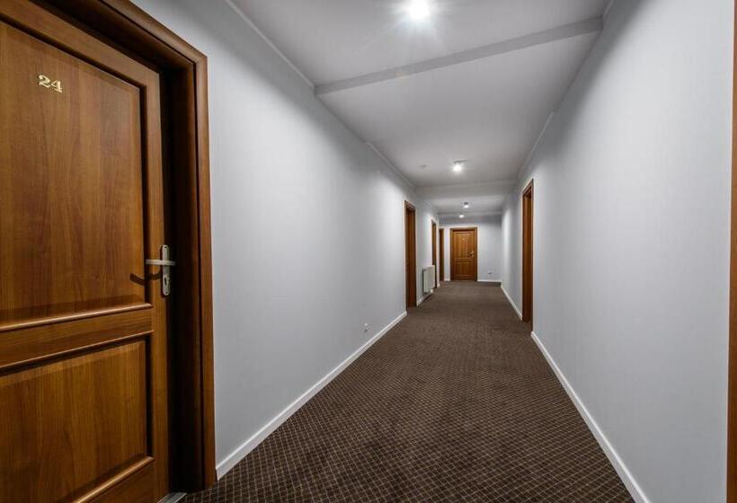 בית מלון כפרי Nowy Dwór