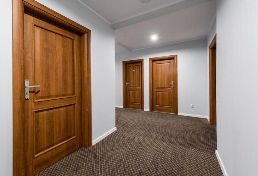 בית מלון כפרי Nowy Dwór