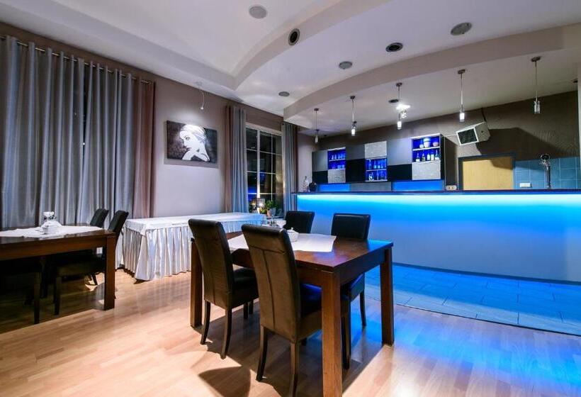 בית מלון כפרי Nowy Dwór