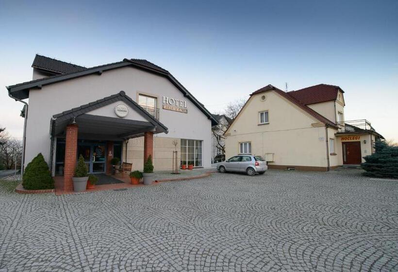 בית מלון כפרי Nowy Dwór