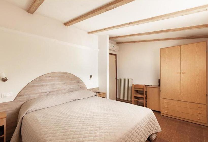 בית מלון כפרי Pini