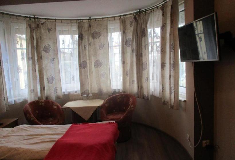 בית מלון כפרי Pod Platanami