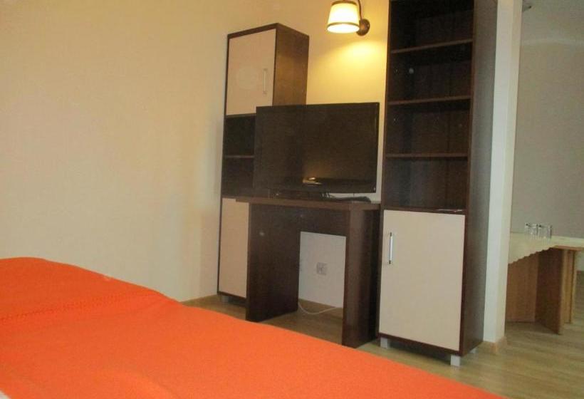 בית מלון כפרי Pod Platanami