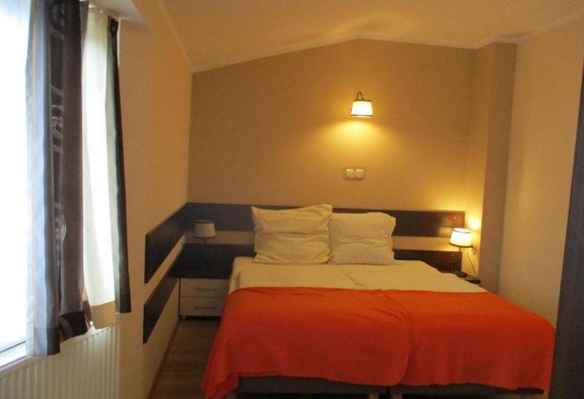 בית מלון כפרי Pod Platanami