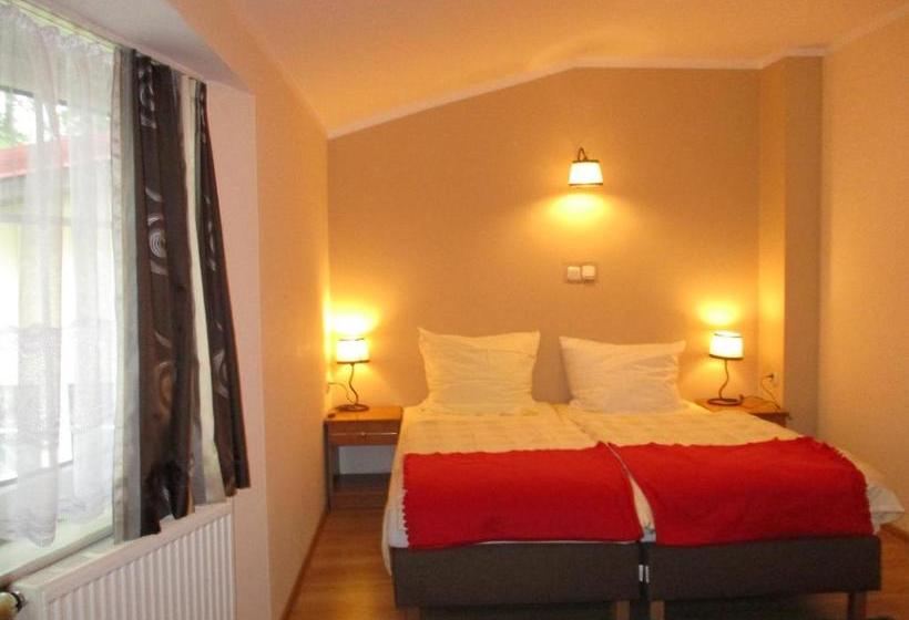 בית מלון כפרי Pod Platanami