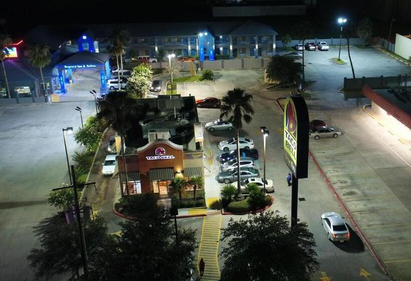 Отель Regency Inn & Suites Beaumont