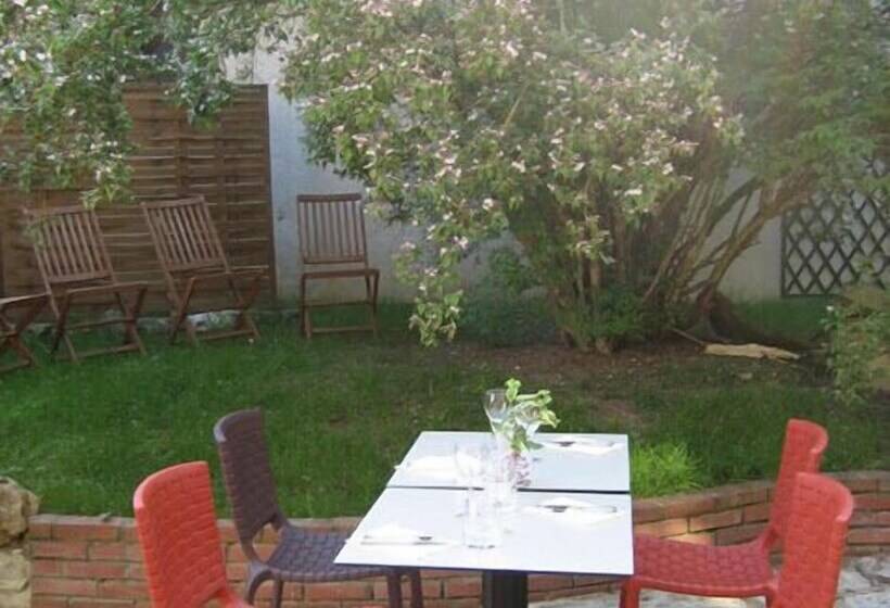 Logis Hotel Restaurant Le Cheval Blanc