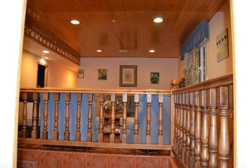 هتل Restaurante Las Camelias