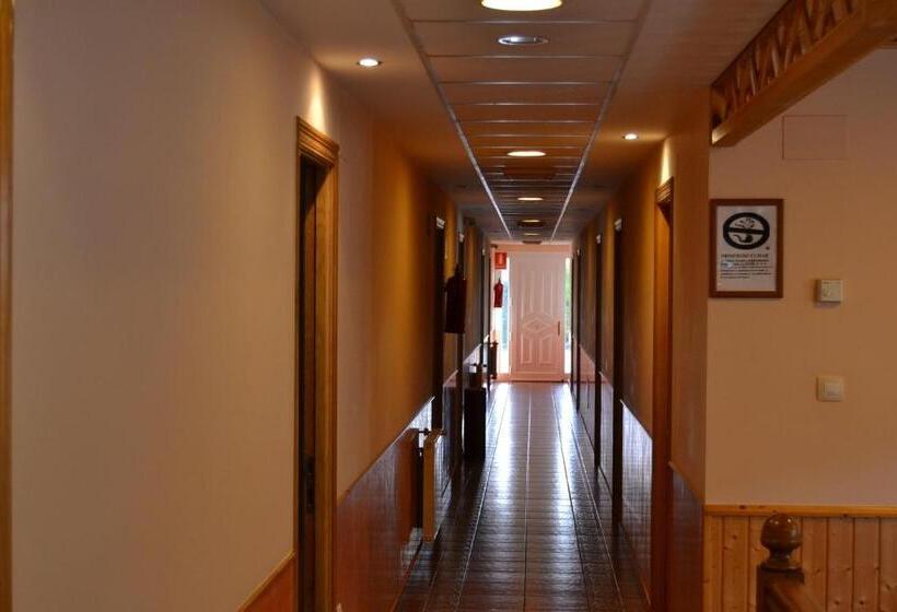 هتل Restaurante Las Camelias