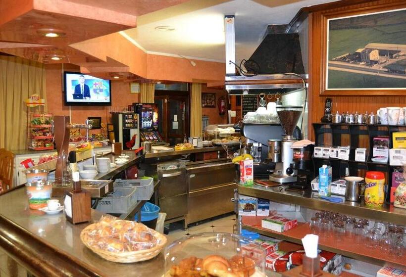 هتل Restaurante Las Camelias