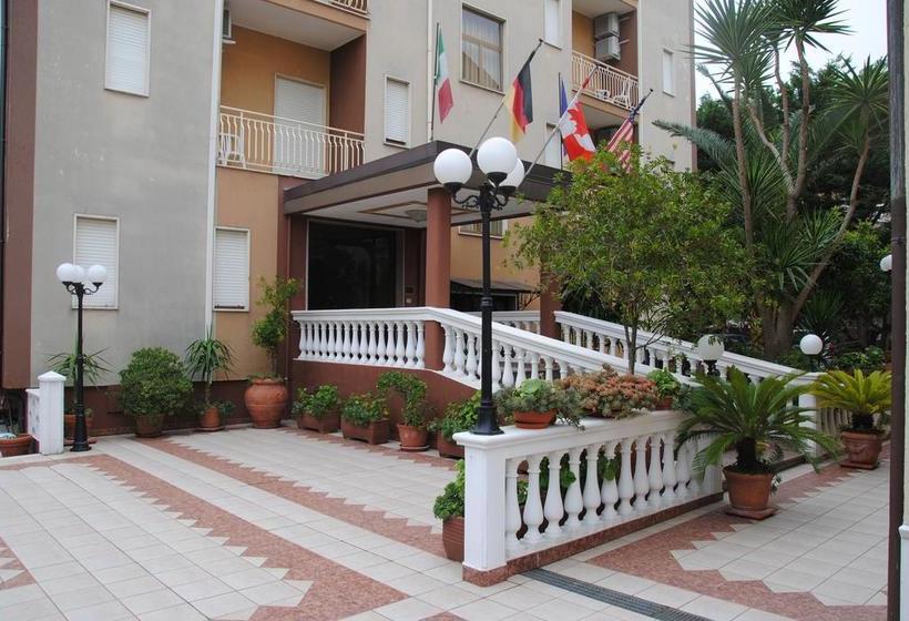 فندق Ristorante La Siesta