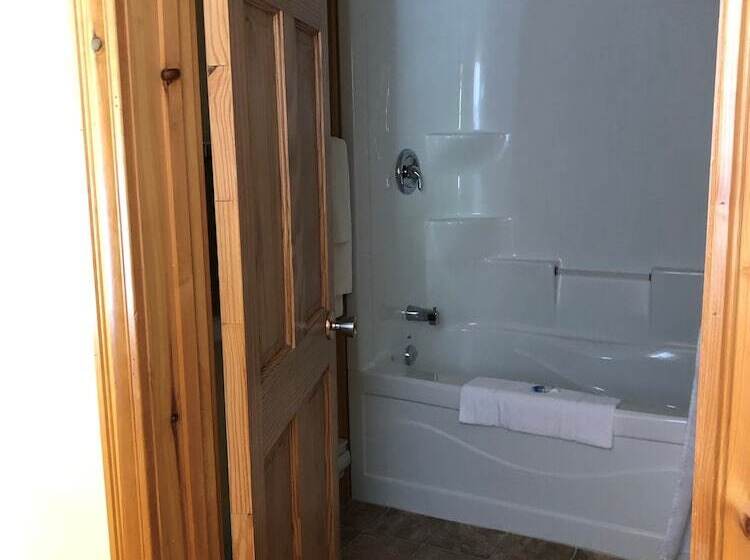 فندق Shining Waters Cottages