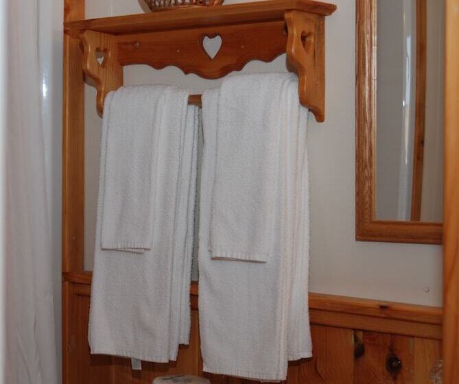 فندق Shining Waters Cottages