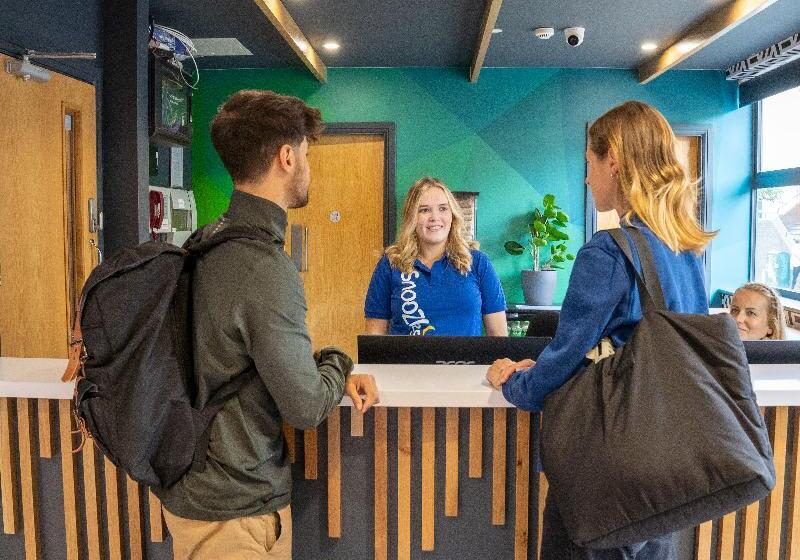 酒店 Snoozles Galway City Centre