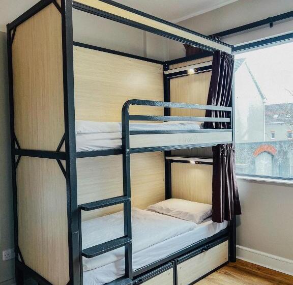 酒店 Snoozles Galway City Centre