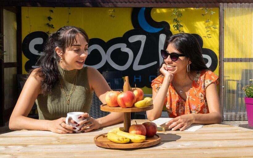 酒店 Snoozles Galway City Centre