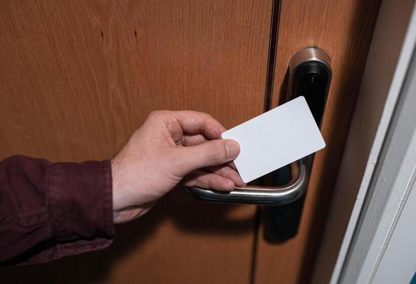 酒店 Snoozles Galway City Centre